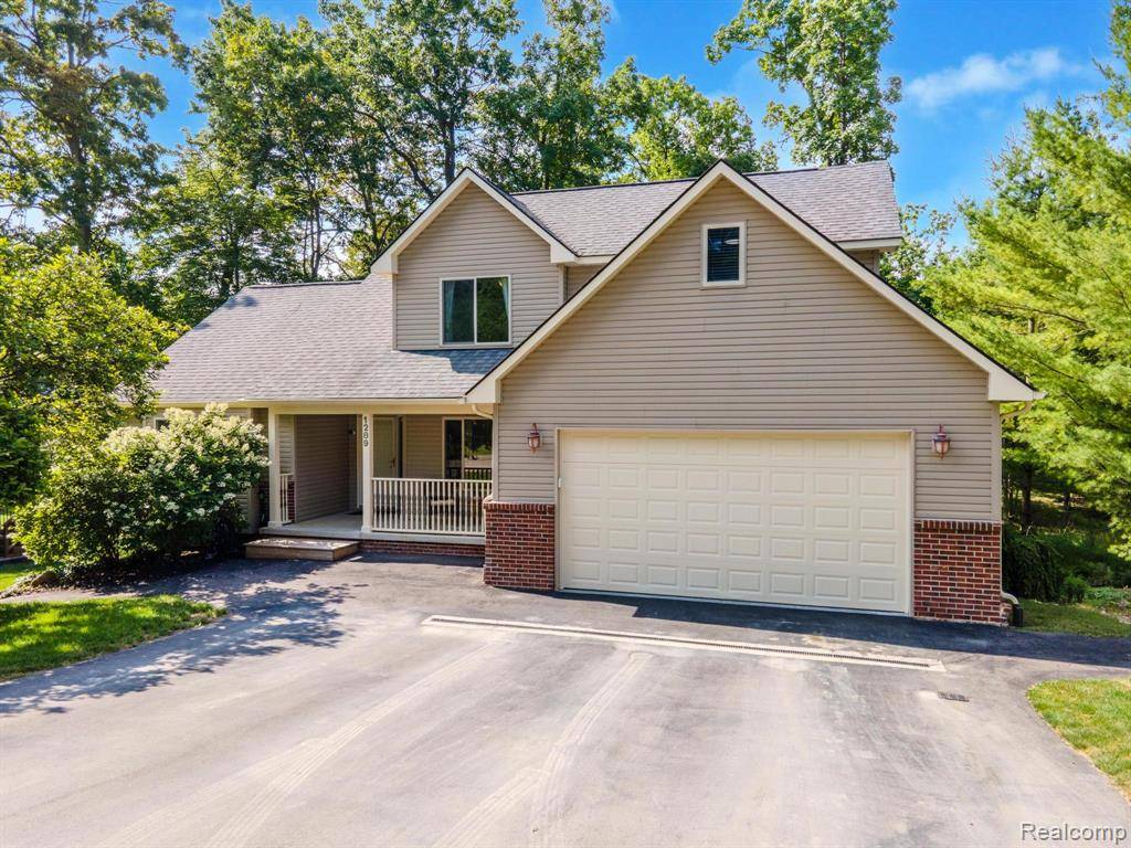1289 Viefield Drive, Orion Twp, MI 48362