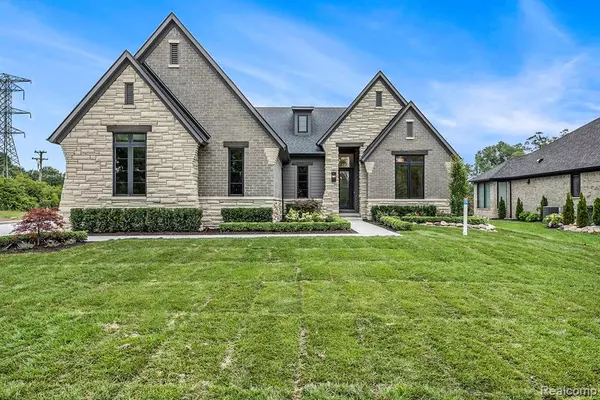 12771 N POINTE Drive, Shelby Twp, MI 48315