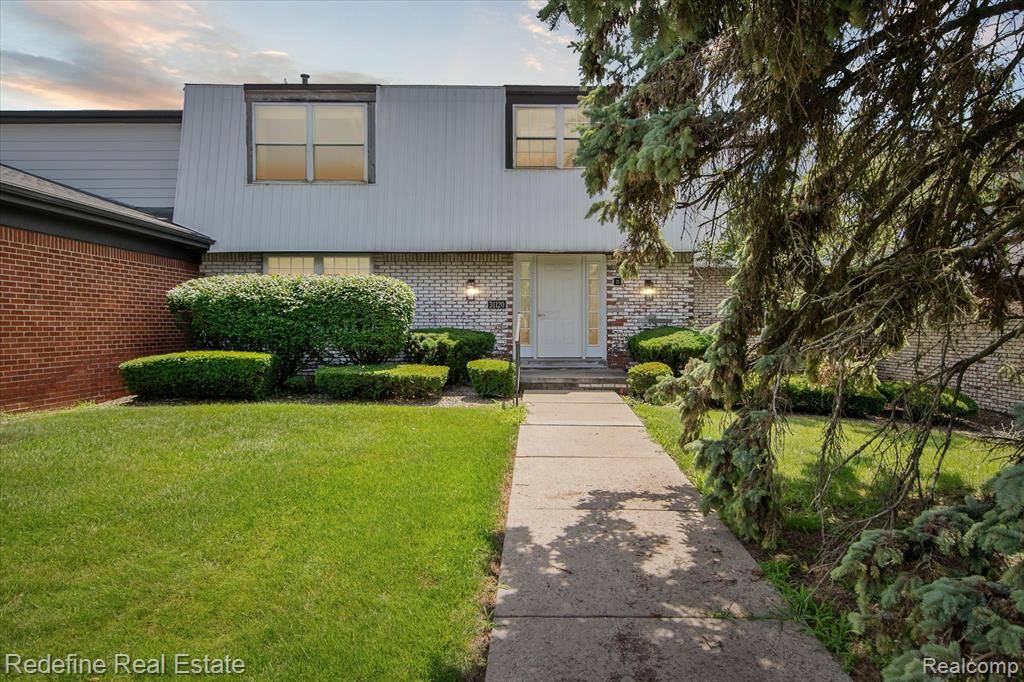 31120 Hunters Drive 98, Farmington Hills, MI 48334