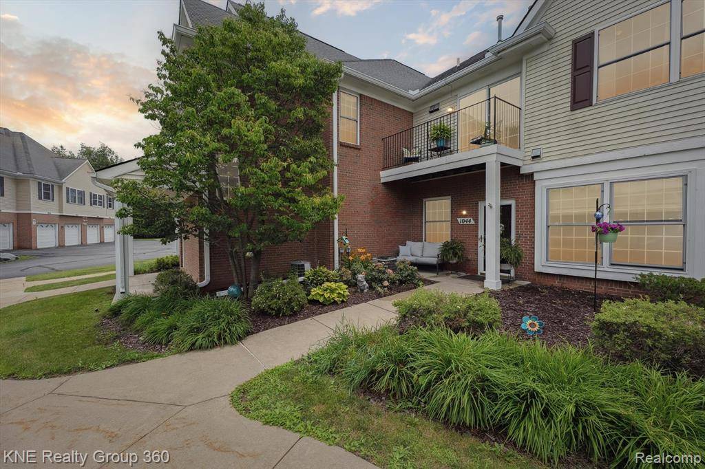 1044 Shiawassee Circle, Howell, MI 48843