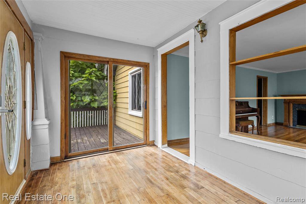 Royal Oak, MI 48073,212 La Plaza Court