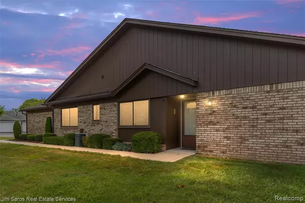 656 Country Club Drive, St. Clair Shores, MI 48082