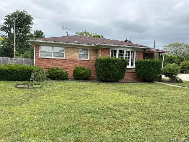 9829 Chatham Avenue, Allen Park, MI 48101