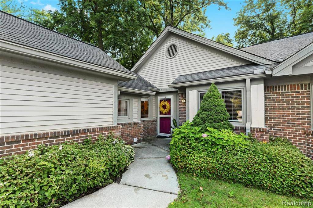 Farmington Hills, MI 48336,21291 Juniper Court