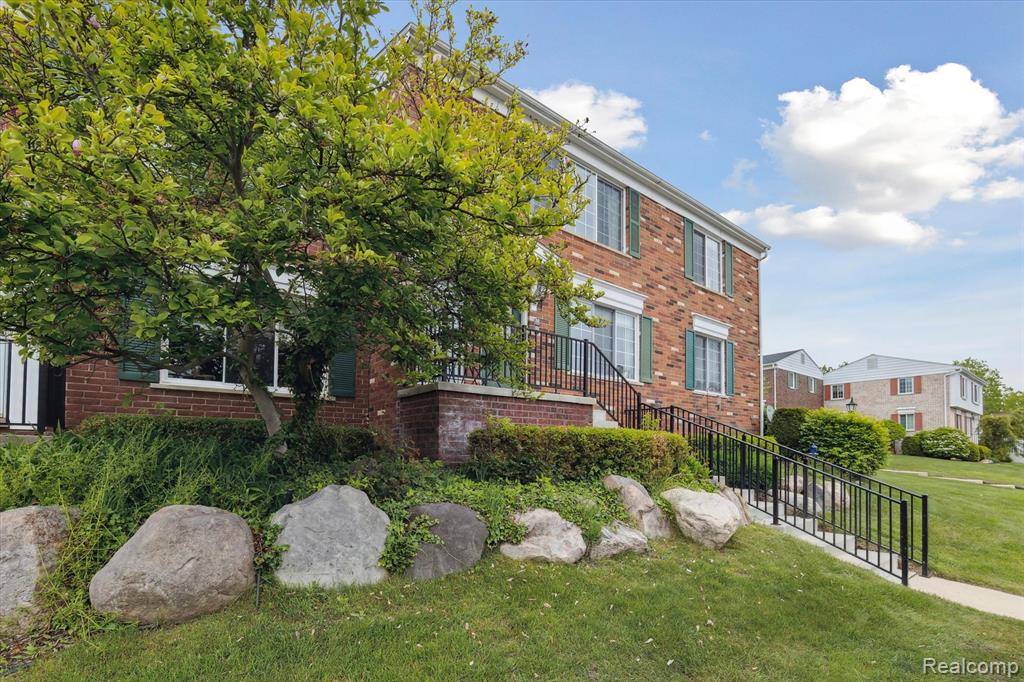 Rochester, MI 48307,455 Baldwin Avenue 203