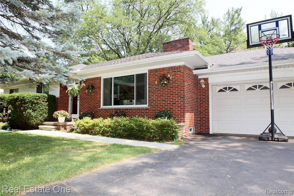Rochester Hills, MI 48309,483 Rochdale Drive S