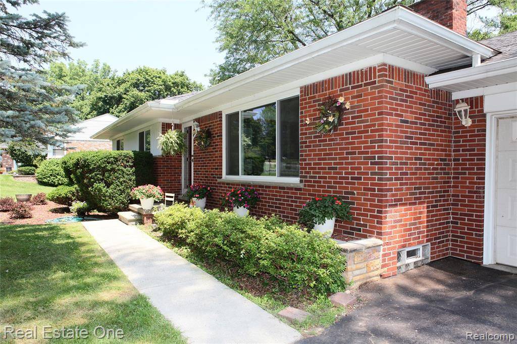 Rochester Hills, MI 48309,483 Rochdale Drive S