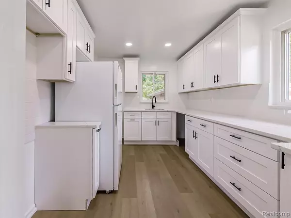 West Bloomfield Twp, MI 48324,2314 Middlebelt Road