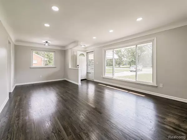 West Bloomfield Twp, MI 48324,2314 Middlebelt Road