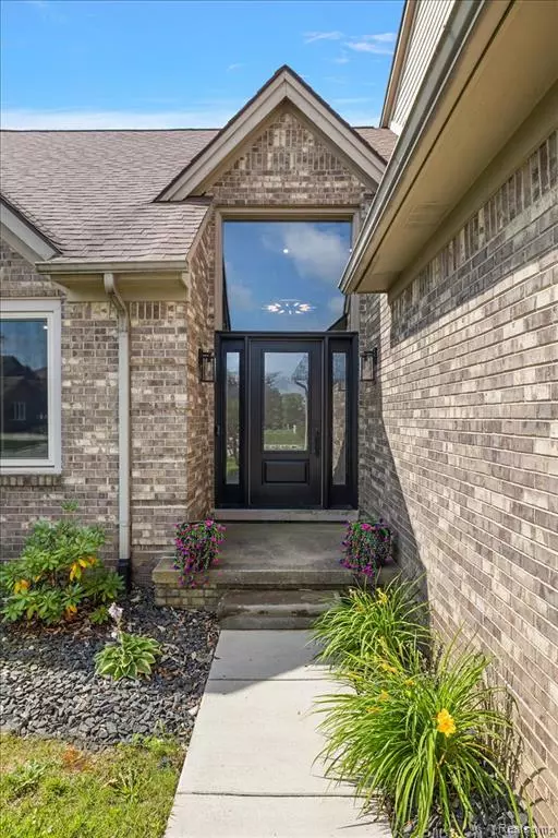 Macomb Twp, MI 48042,15924 Myrtle Drive