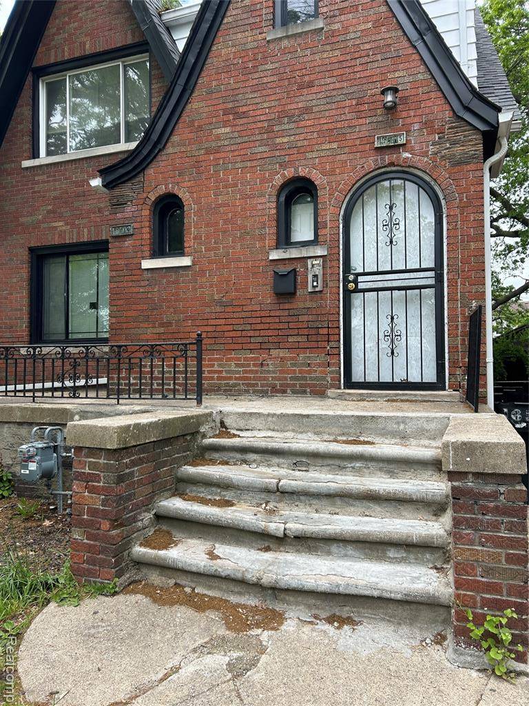 Detroit, MI 48221