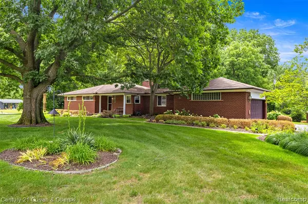 35209 Dewberry Street, Farmington Hills, MI 48331