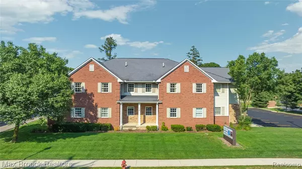 110 S Washington Street, Oxford Vlg, MI 48371
