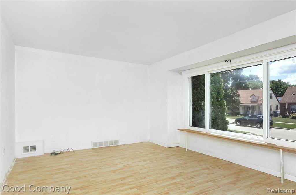 Madison Heights, MI 48071,26138 Dartmouth Street