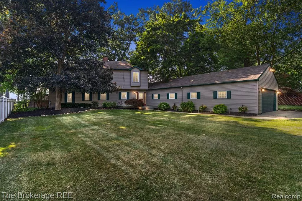 Waterford Twp, MI 48329,3085 WHITFIELD Drive