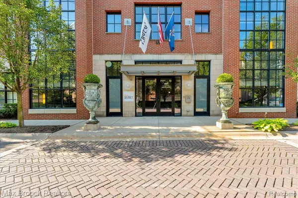 Birmingham, MI 48009,2051 Villa Road 302