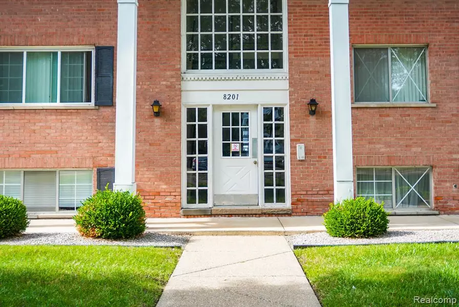 8201 Denwood Drive 1, Sterling Heights, MI 48312