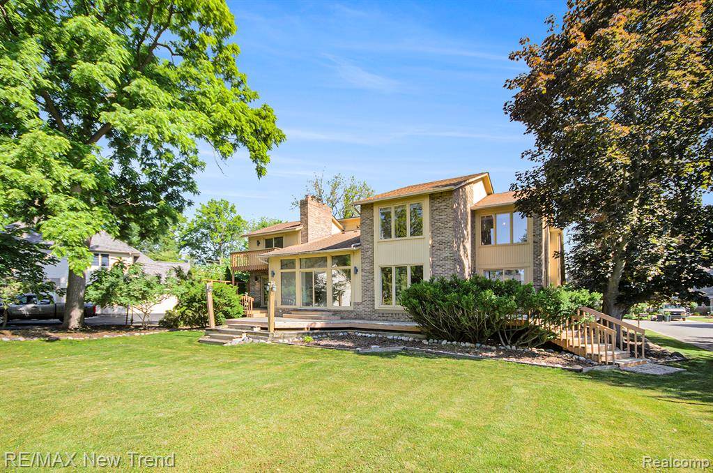 West Bloomfield Twp, MI 48324,3234 Pine Lake Road