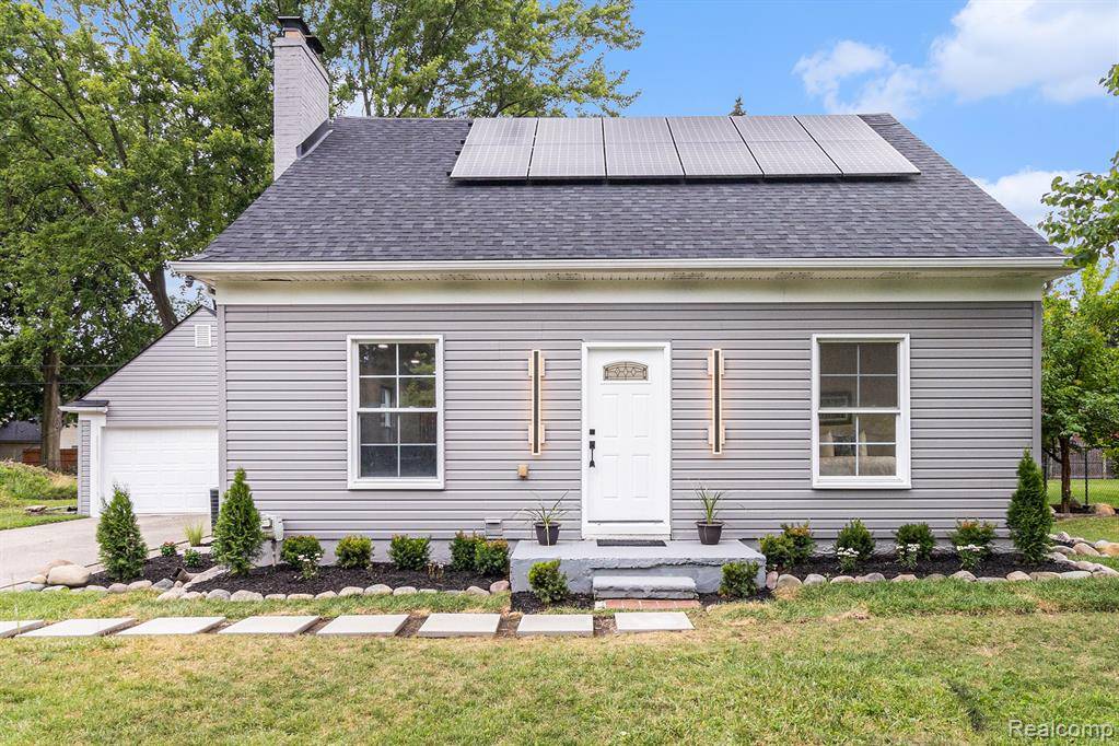 19646 Middlesex Avenue, Southfield, MI 48076