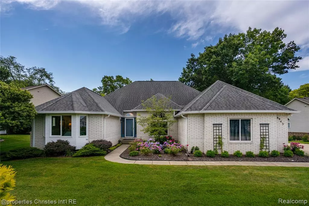 White Lake Twp, MI 48386,8945 Huron Bluffs Drive