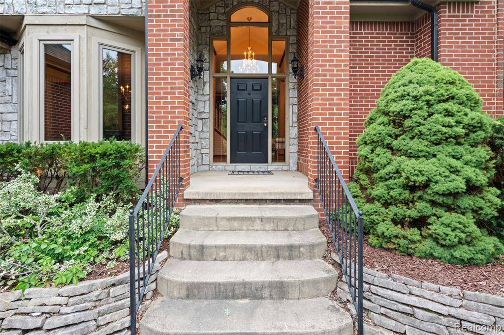 Commerce Twp, MI 48390,260 Forest Crest Drive