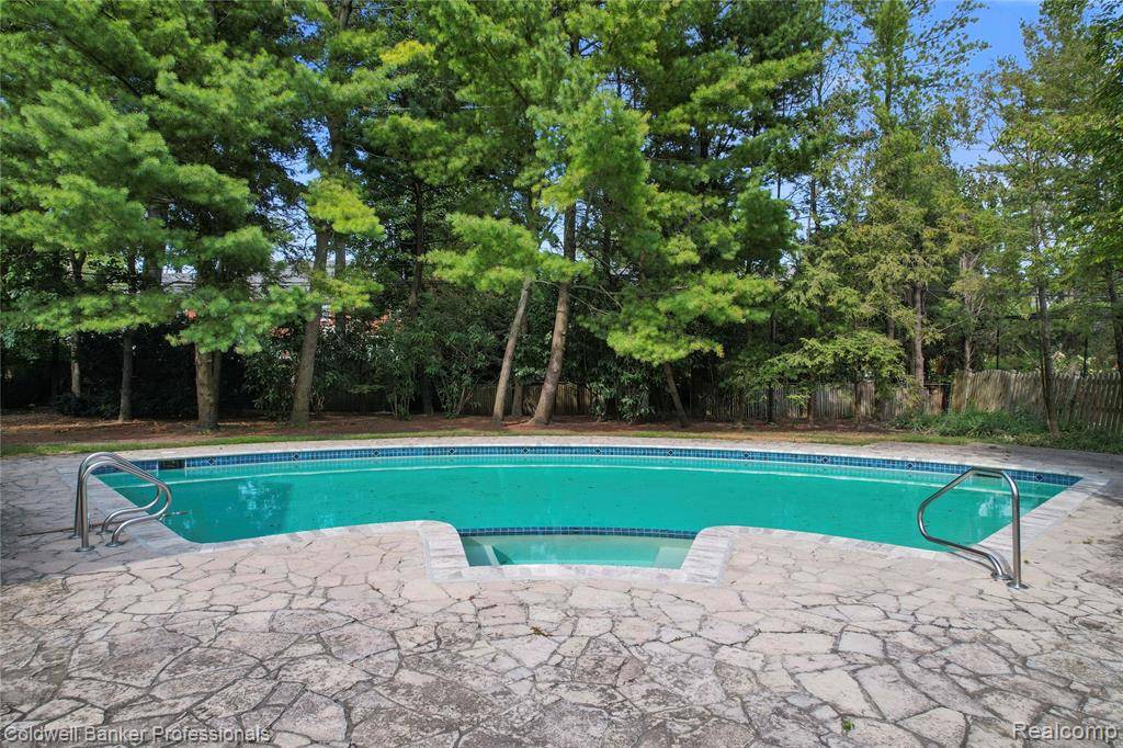 Village Of Grosse Pointe Shores, MI 48236,56 Oxford Road