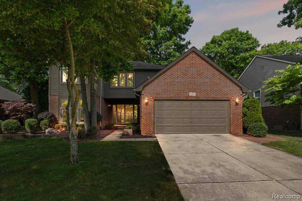 Rochester Hills, MI 48307,2082 Avon Lake Lane