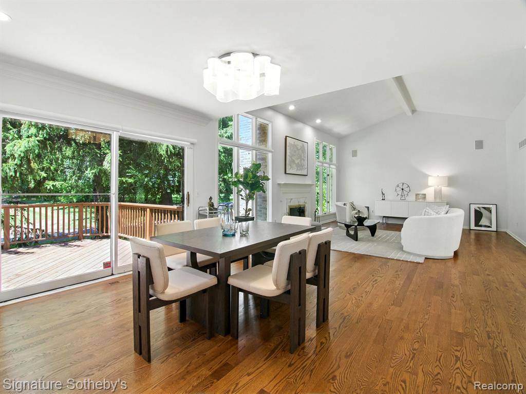 Beverly Hills Vlg, MI 48025,32326 Spruce Lane