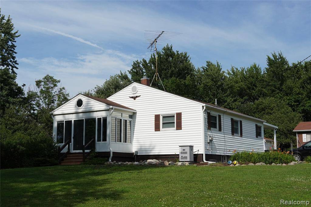 1295 Hadley Road, Elba Twp, MI 48446