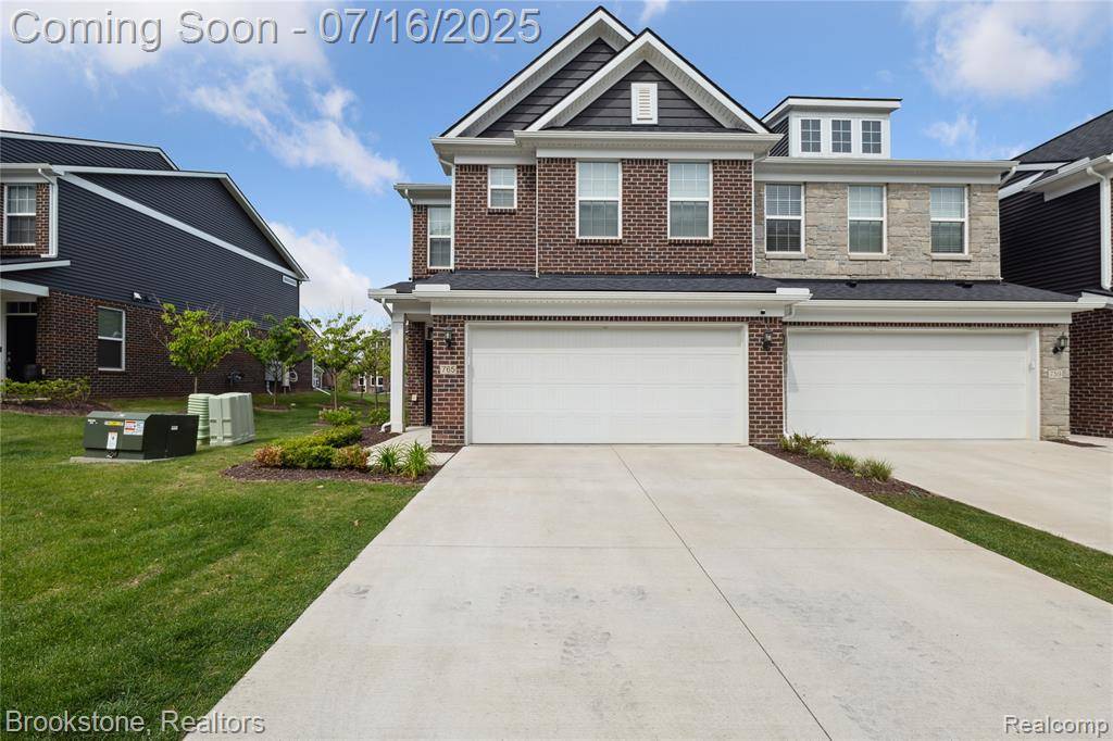 765 Hummingbird Drive, Rochester Hills, MI 48307