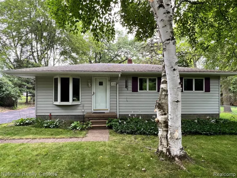 1739 Weymouth Street, West Bloomfield Twp, MI 48324
