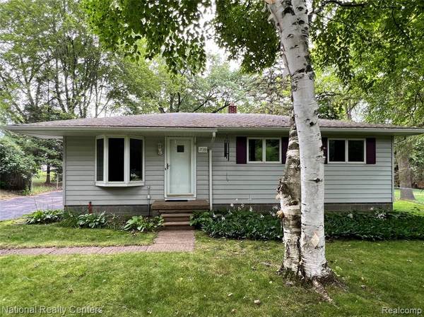 1739 Weymouth Street, West Bloomfield Twp, MI 48324