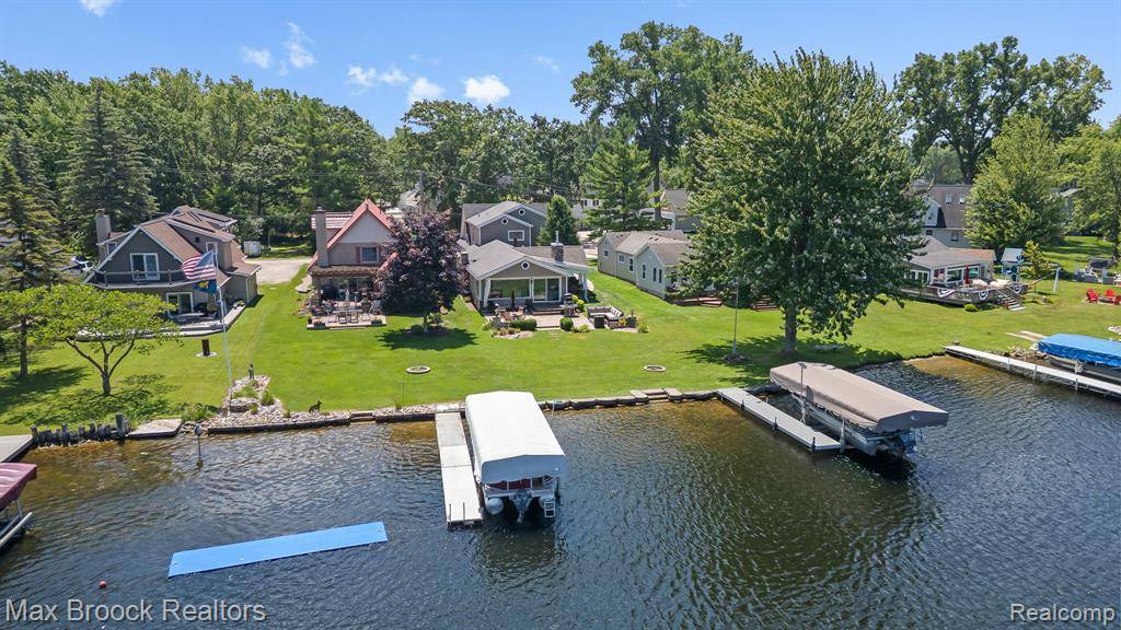 Hamburg Twp, MI 48189,4295 Shoreview Lane