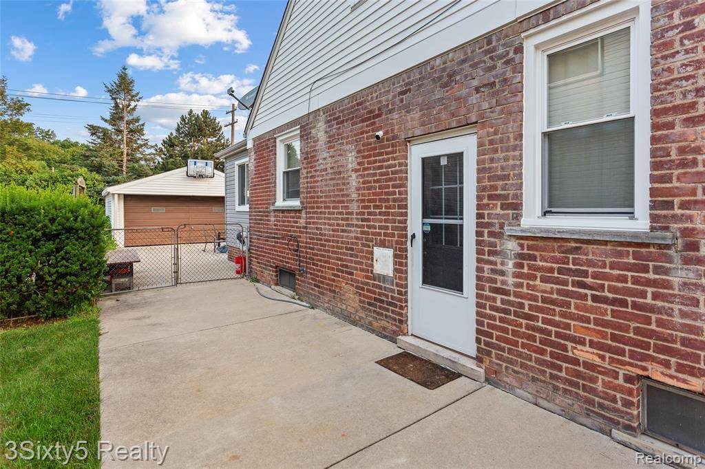 Dearborn, MI 48124,2004 Chestnut Street