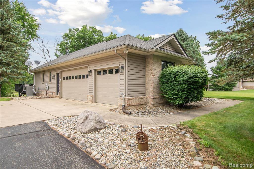 Brighton, MI 48114,1847 Brandy Lane