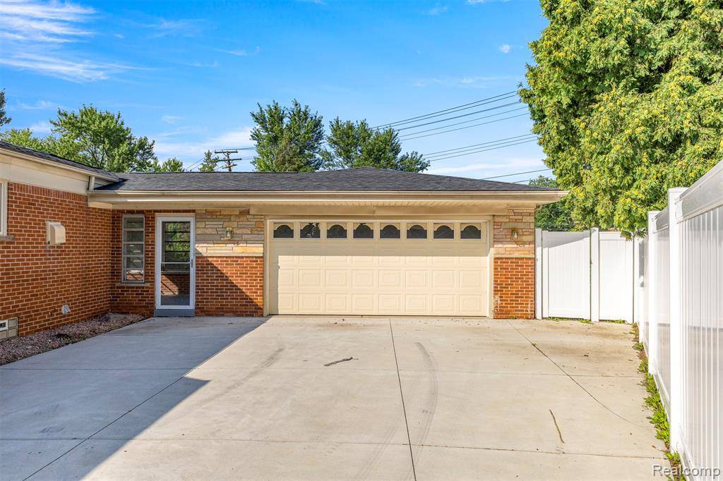 Dearborn Heights, MI 48127,6667 Amboy Street