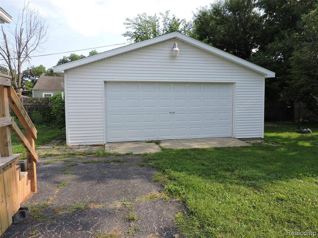Burton, MI 48529,1324 Allen Street
