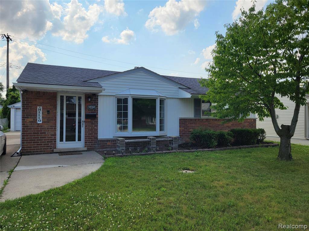 18560 Valade Street, Riverview, MI 48193