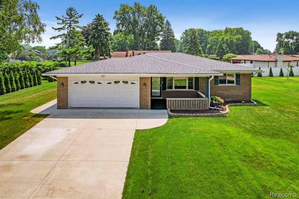 18400 Dennis Court, Macomb Twp, MI 48044