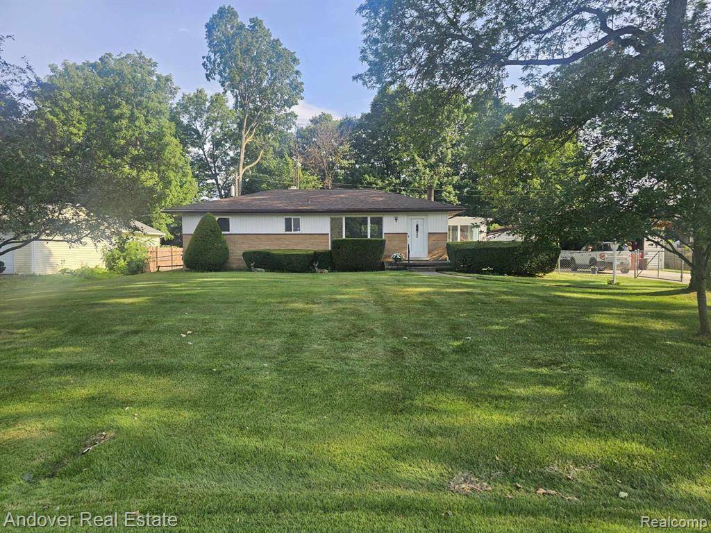 8060 Waschull Drive, Washington Twp, MI 48094