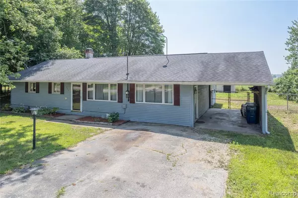 5864 McGrandy Road, Bridgeport Twp, MI 48722