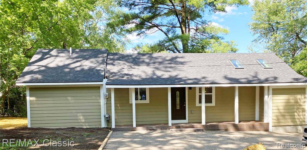 West Bloomfield Twp, MI 48322,6563 LEYTONSTONE Boulevard