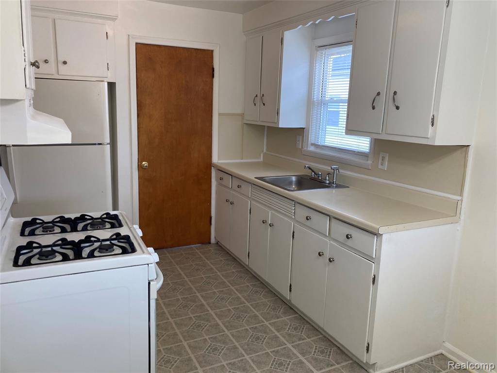 Eastpointe, MI 48021,24924 Wilmot Avenue
