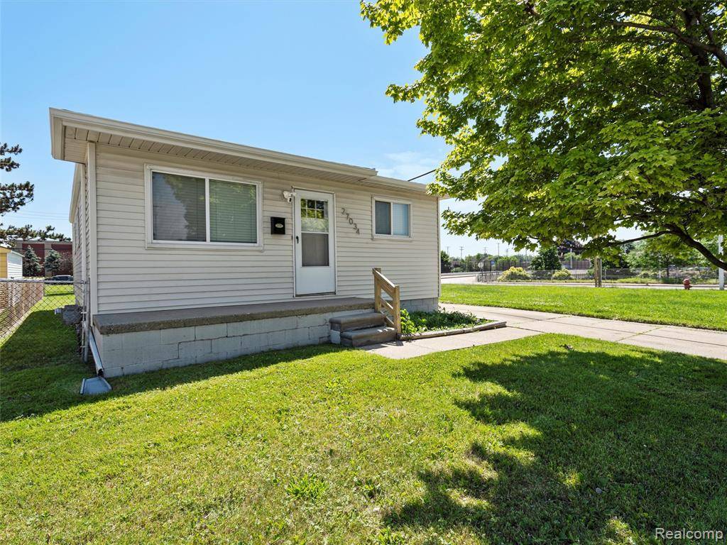 27034 Baldwin Avenue, Warren, MI 48092
