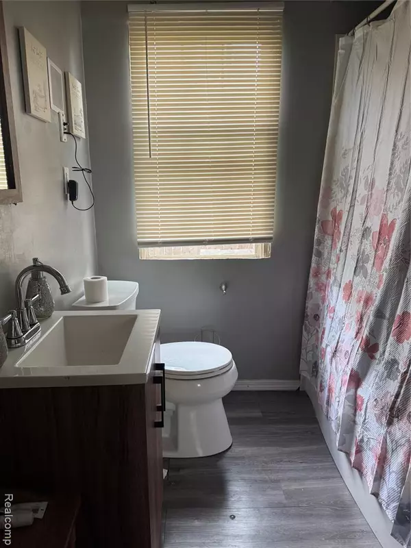 Highland Park, MI 48203,250 W Hollywood