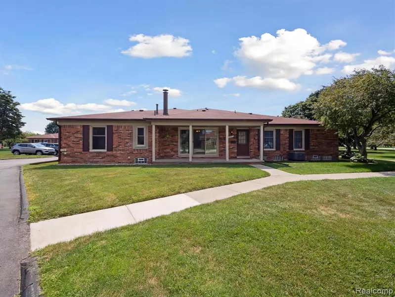 14892 Carver Court, Shelby Twp, MI 48315