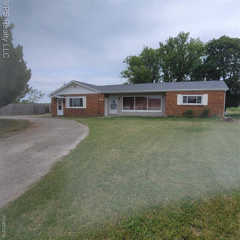 1165 S Van Dyke Road, Bad Axe, MI 48413