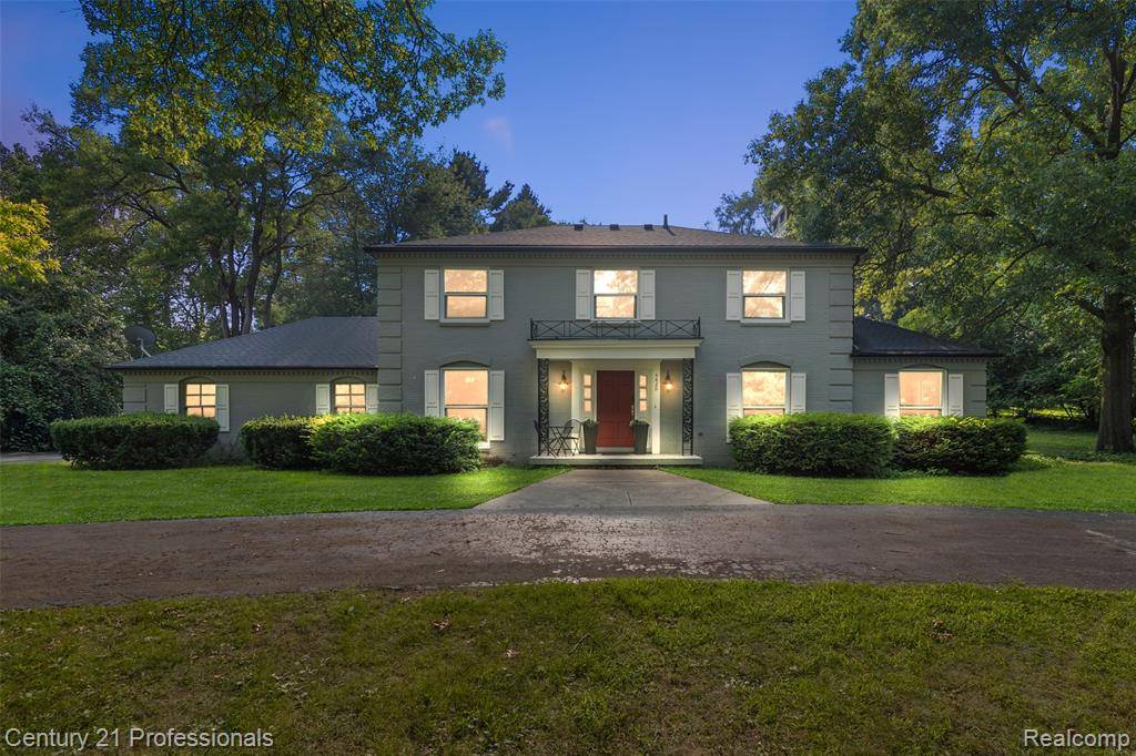 5420 Lahser Road, Bloomfield Hills, MI 48302