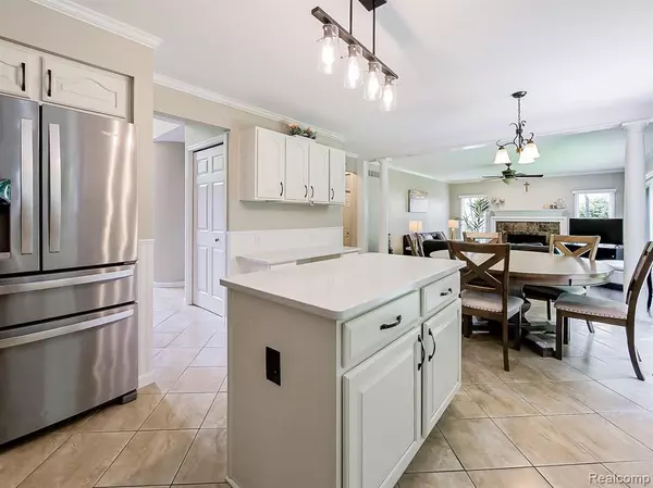 Farmington Hills, MI 48331,28152 Secluded Lane