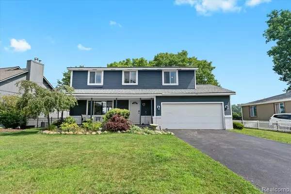 1084 Woodruff Lake Drive, Highland Twp, MI 48357